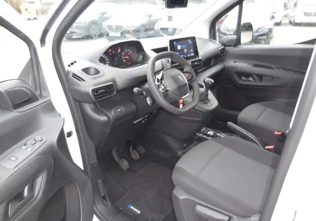 Angebotsdetails Peugeot Partner KW L1 BlueHDi 100*AHK-Kamera-Klima* Eisweiß