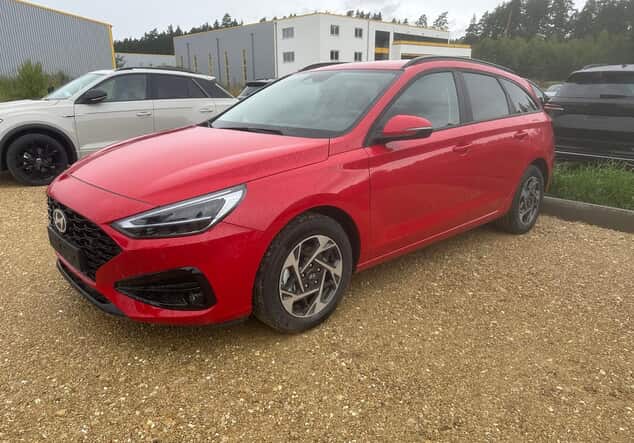 Angebotsdetails Hyundai i30 Kombi Hyundai Wagon Family 1.5 T-GDI MHEV 103 kW (140 PS) 7-Gang-DSG Frontantrieb Engine Red