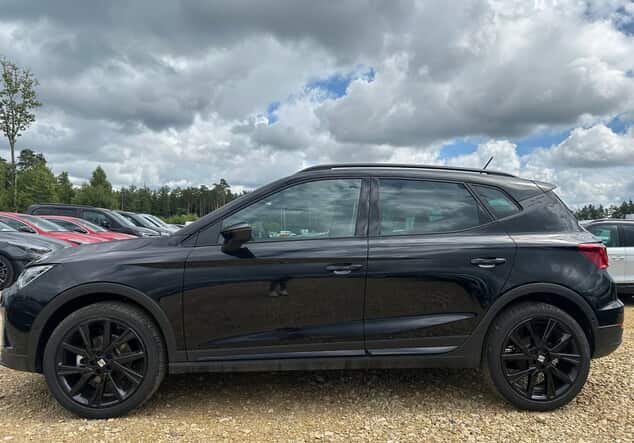 Angebotsdetails Seat Arona Seat Arona FR Black Edition 1.5 TSI 110 kW (150 PS) 7-Gang-DSG Midnight Schwarz Metallic