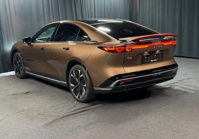 Angebotsdetails Mazda 6E 6e 258PS TAKUMI*LEDER-S*PANO MELTING COPPER M