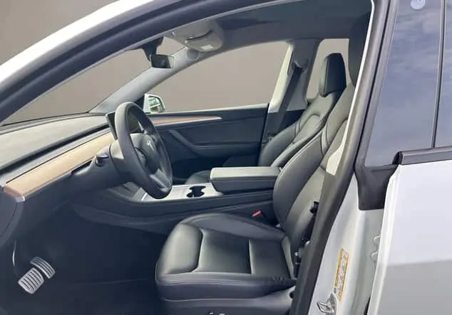 Angebotsdetails Tesla Model Y Performance weiß