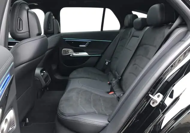 Angebotsdetails Mercedes-Benz E 220 d 4MATIC T-Modell Night Paket Schwarzlack obsidianschwarz