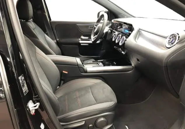 Angebotsdetails Mercedes-Benz GLA 220 4MATIC ++sofort verfügbar++ Metalliclack kosmosschwarz