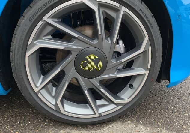 Angebotsdetails Abarth 500e Scorpione Blau