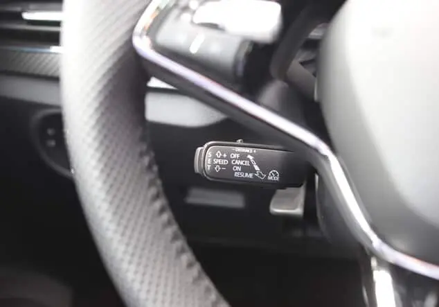 Angebotsdetails Skoda Kamiq 1.5 TSI Monte Carlo Panoramadach Candy-Weiss