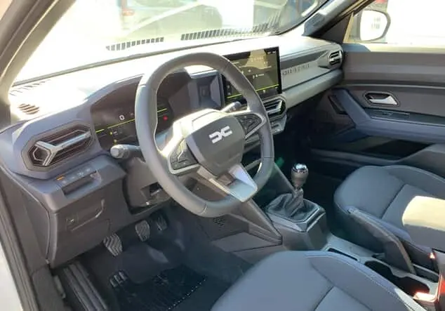 Angebotsdetails Dacia Duster Expression ECO-G 100, NAVI+KAMERA+DAB+USB weiß