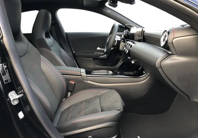 Angebotsdetails Mercedes-Benz CLA Schwarz-lack kosmosschwarz