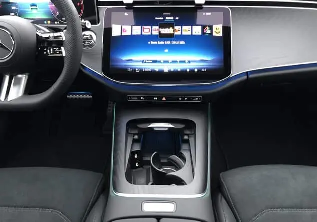 Angebotsdetails Mercedes-Benz E 220 d 4MATIC T-Modell Night Paket Schwarzlack obsidianschwarz