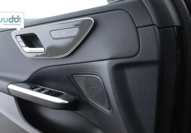 Angebotsdetails Mercedes-Benz C-Klasse C 300e Line Rückfahrkamera Spiegel-Paket Schwarz