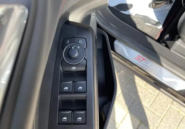 Angebotsdetails Ford Puma ST-Line*Kamera*Sync4*AppLink*Neues Modell! Obsidian Schwarz Metallic