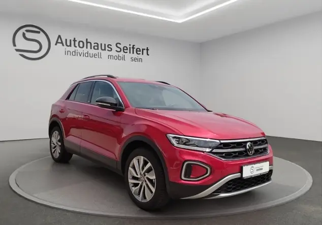 Angebotsdetails Volkswagen T-Roc Move Rot (Kings Red Metallic)