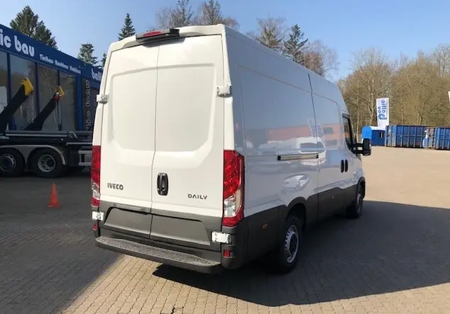 Angebotsdetails Iveco Daily Automatik Ladeboden Weiß
