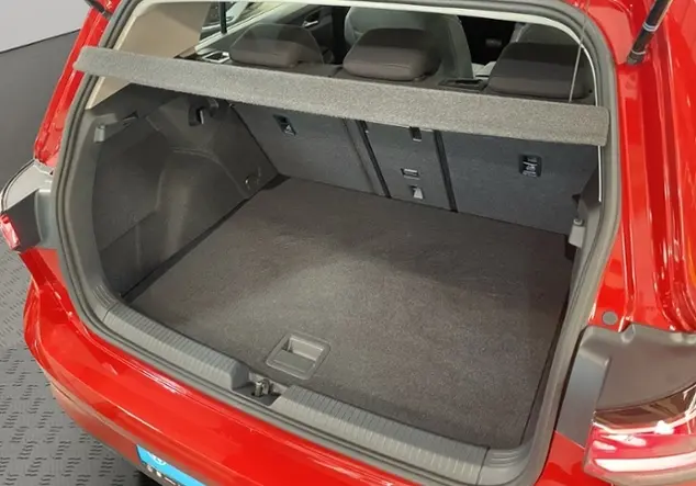 Angebotsdetails Volkswagen Golf VIII 1.5 eTSI Life / RFK Rot (Kings Red Metallic)