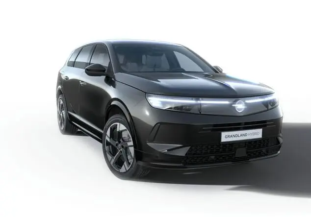 Angebotsdetails Opel Grandland Opel Grandland ULTIMATE Plug-In-Hybrid Systemleistung 143 kW (195 PS) Elektrisches 7-Gang-Doppelkupplungsgetriebe (eDCT) Karbon Schwarz Metallic