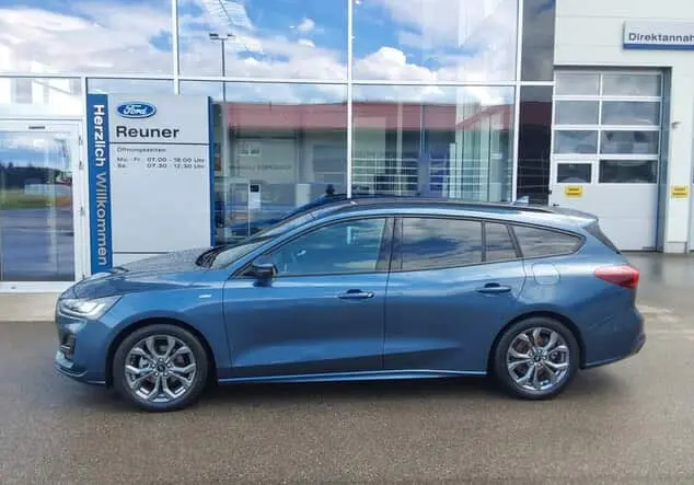 Angebotsdetails Ford Focus ST - LINE X 1.0L MHEV 155PS 7-GANG-AUTOMATIK CHROME-BLUE METALLIC