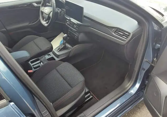 Angebotsdetails Ford Focus ST - LINE X 1.0L MHEV 155PS 7-GANG-AUTOMATIK CHROME-BLUE METALLIC
