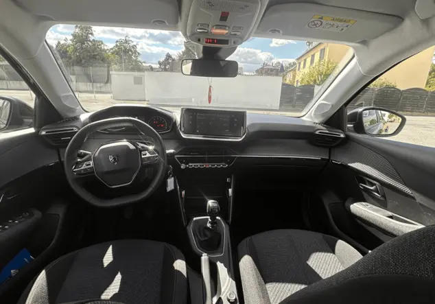 Angebotsdetails Peugeot 208 PureTech 100 Style Perla Nera Schwarz Metallic