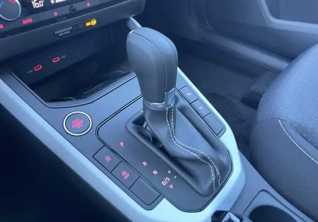 Angebotsdetails Seat Arona Arona Road Edition 1.0 TSI 85 kW (116 PS) 7-Gang-DSG Weiß Metallic, Schwarz Metallic, Grau Metallic