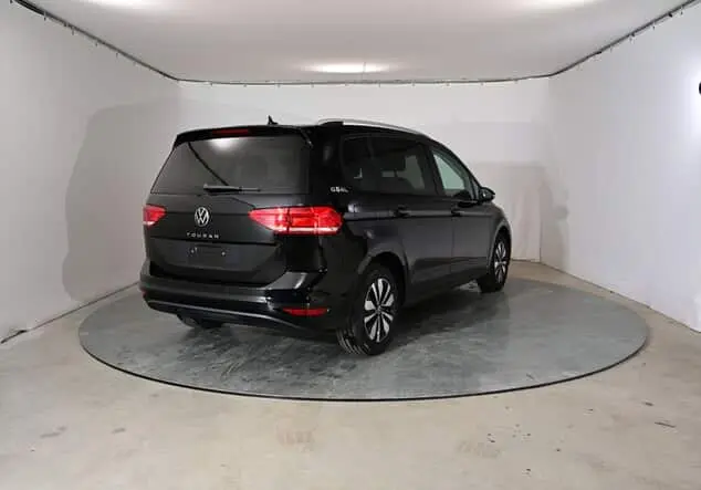 Angebotsdetails Volkswagen Touran Volkswagen Touran GOAL 1.5 TSI 110 kW (150 PS) 7-Gang-DSG Grenadillschwarz Metallic