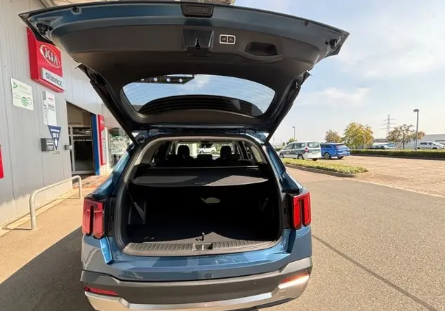 Angebotsdetails Kia Sorento SPIRIT 4WD HEV Blau ((M4B) MINERAL BLUE)