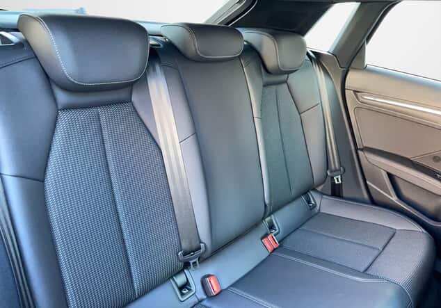 Angebotsdetails Audi S3 Audi S3 Sportback TFSI 228 (310) kW (PS) S tronic Mythosschwarz Metallic