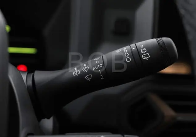 Angebotsdetails Dacia Duster Extreme HYBRID 140 KLIMA BT Perlmutt-Schwarz (Schwarz)