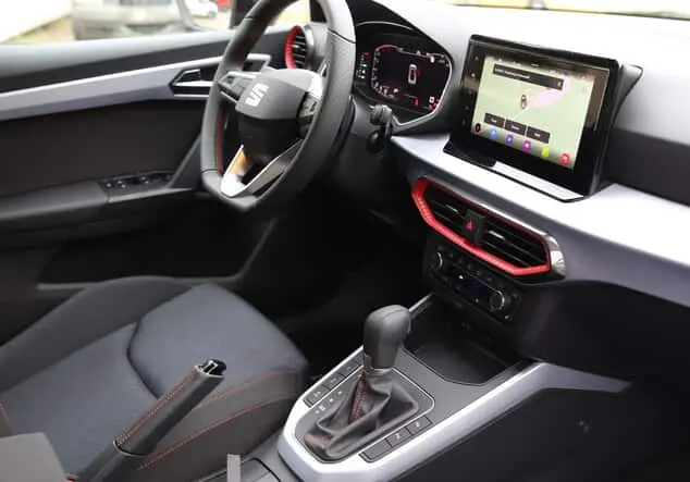 Angebotsdetails Seat Arona Facelift FR 1.5TSI *AHK*18 Zoll* Mitternachtsschwarz