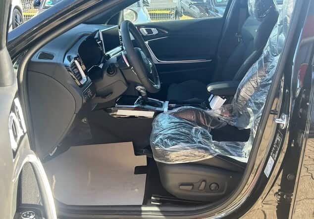 Angebotsdetails Kia Ceed SW Ultimate BLACK PEARL