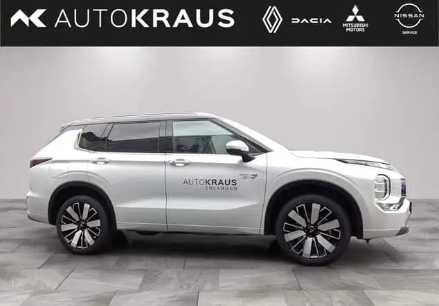 Angebotsdetails Mitsubishi Outlander Plug-in Hybrid TOP 2,4l Titan-Weiss/Panther-Schwarz (Schwarz)