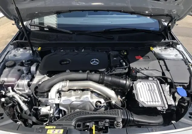 Angebotsdetails Mercedes-Benz A 250 4MATIC Limousine ++sofort verfügbar++ Manufaktur lack manufaktur alpingrau uni