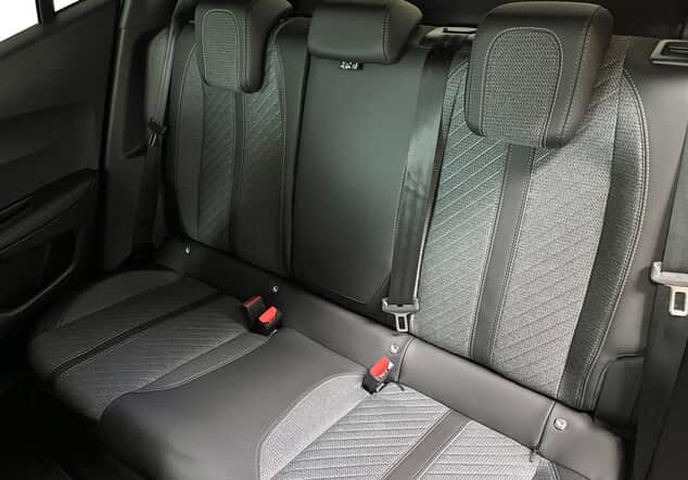 Angebotsdetails Peugeot 2008 Allure 1.2 Pure Grau/typ aussenverkleidung-lackierung