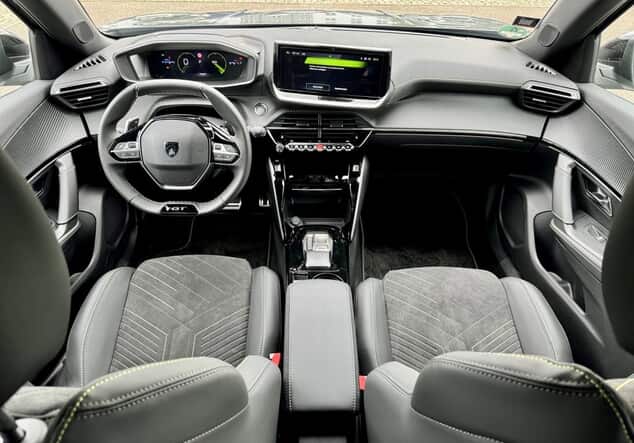 Angebotsdetails Peugeot 2008 Peugeot 2008 GT PureTech 130 Metallic Selenium Grau