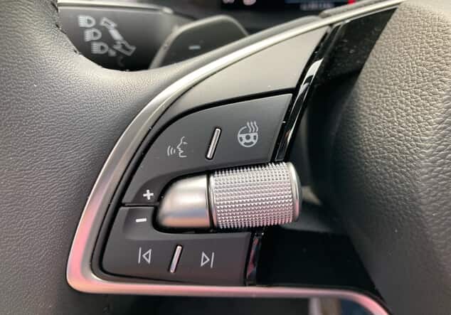 Angebotsdetails Skoda Kamiq Drive 1.0TSI DSG.MATRIX.NAVI.ViCo+.KAM.AHK.ASSIST.KESSY.SignA.WIRELESS.WSS-HEIZ. Black-Magic Perleffekt