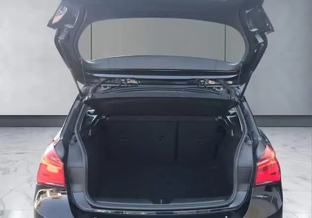 Angebotsdetails BMW 1er 118d, Schaltgetriebe, PDC, Sitzheizung Schwarz Uni