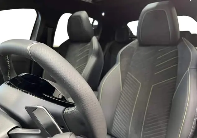 Angebotsdetails Peugeot 208 1.2 Hybrid 110 GT Seleniumgrau