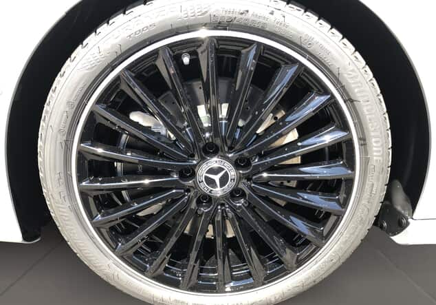 Angebotsdetails Mercedes-Benz A 250 4MATIC Limousine ++sofort verfügbar++ Manufaktur lack manufaktur alpingrau uni