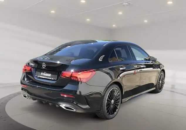 Angebotsdetails Mercedes-Benz A 220 d Limousine ++sofort verfügbar++ Metalliclack kosmosschwarz