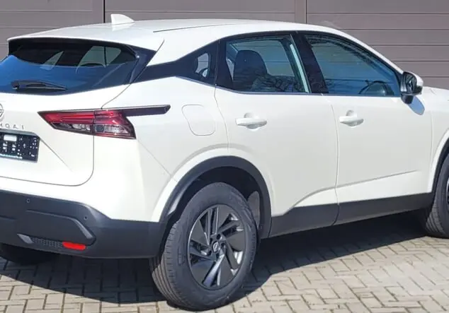 Angebotsdetails Nissan Qashqai DIG-T Mild Hybrid Acenta X-Tronic weiß metallic / grau metallic