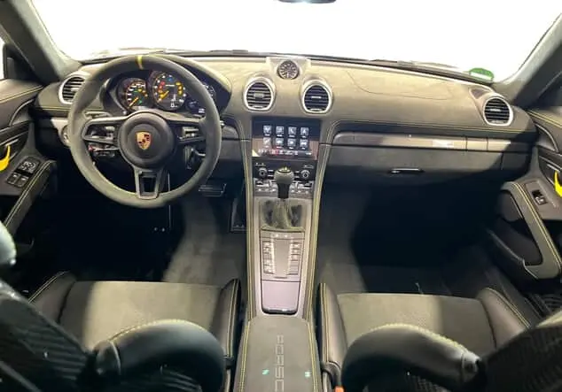 Angebotsdetails Porsche 718 Cayman GT4 RS Schwarz