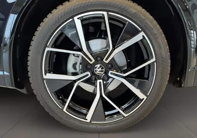 Angebotsdetails Volkswagen Tiguan 1.5 eTSI R-Line ++sofort verfügbar++ Deep black perleffekt