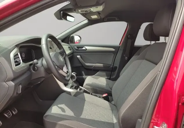Angebotsdetails Volkswagen T-Roc Move Rot (Kings Red Metallic)