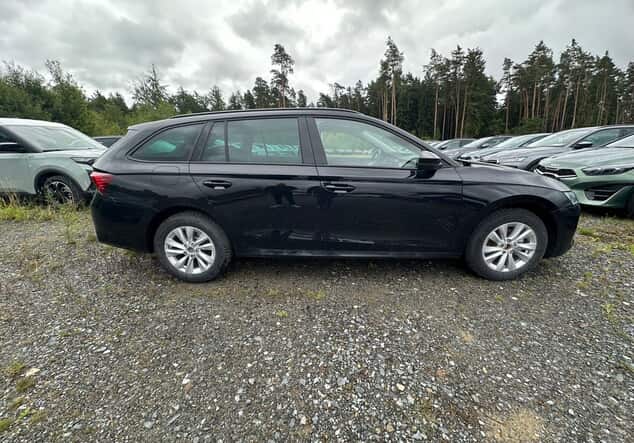Angebotsdetails Skoda Octavia Combi Skoda Octavia Combi Business 1.5 TSI mHEV 110 kW (150 PS) 7-Gang-DSG Black-Magic Perleffekt