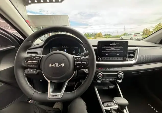 Angebotsdetails Kia Stonic 1.0 T-GDI DCT GT-line + Technik Grau (Astrograu Metallic)