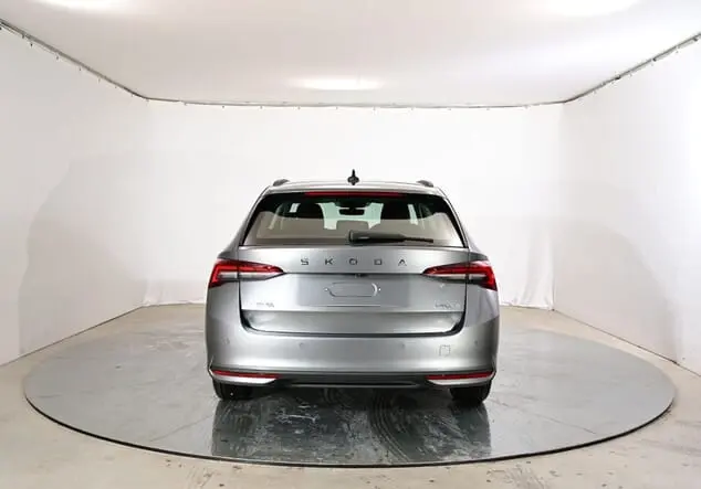 Angebotsdetails Skoda Octavia Combi Skoda Octavia Combi Essence 1.5 TSI 85 kW (116 PS) 7-Gang-DSG Graphite-Grau Metallic