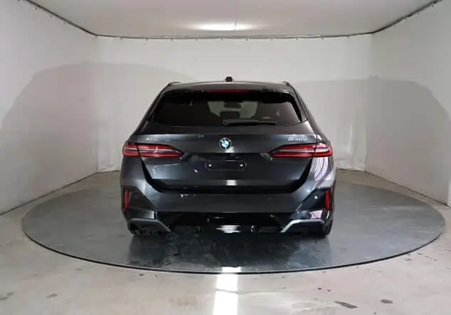 Angebotsdetails BMW 5er BMW 540d Touring 223 kW (303 PS) 8-Gang Steptronic xDrive Sophistograu Brillanteffekt metallic