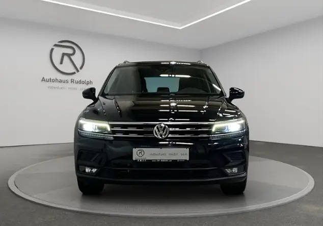 Angebotsdetails Volkswagen Tiguan 1.5 TSI 'IQ.DRIVE' / STANDHEIZUNG /AHK Schwarz (Deep Black Perleffekt)