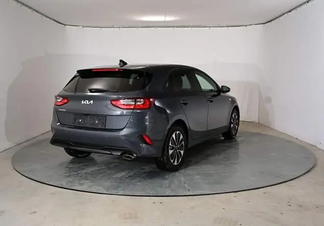 Angebotsdetails Kia Ceed Kia Ceed Silver 1.5 T-GDI 103kW (140PS) 6-Gang Pentametal Metallic