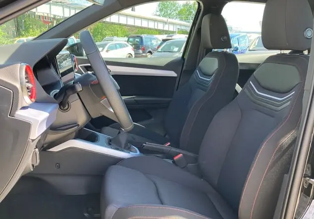 Angebotsdetails Seat Arona FR 1.0 TSI 85 kW (116 PS) 6-Gang Schwarz