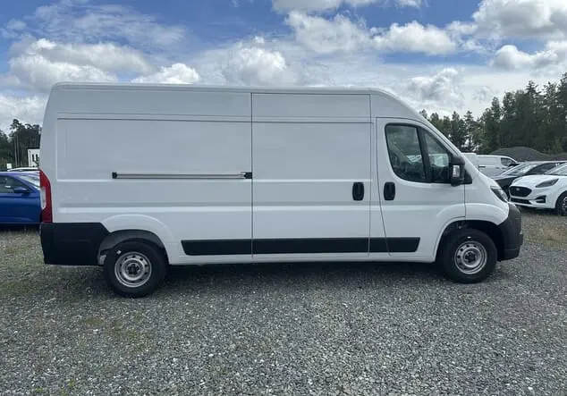 Angebotsdetails Opel Movano Opel Movano Cargo Kastenwagen verblecht L3H2 3.5t 2.2 BlueHDi 140 103 kW (140 PS) 6-Gang Cassablanca Weiß