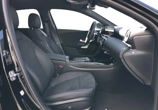Angebotsdetails Mercedes-Benz A 220 d Limousine ++sofort verfügbar++ Metalliclack kosmosschwarz